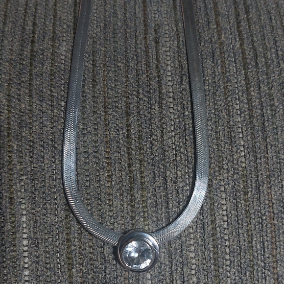 Sterling Silver Herringbone Chain and Round CV Pendent - Picture 4 of 8